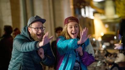 Bild: Philippe Bosse/Studiocanal/dpa
Fred Flarsky (Seth Rogen) und Charlotte Fields (Charlize Theron haben in „Long Shot“ ihren Spaß.