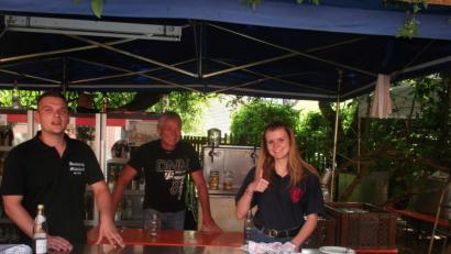 Bild: trj
Die Dorfgemeinschaft hält zusammen. Jeder trägt dazu bei, dass die Festwoche gelingt. . Zum Jubiläum gibt es sogar ein eigenes Bier.