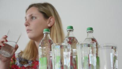 Bild: Gabi Schönberger
Drei Liter Wasser sollte man an einem normalen Tag trinken.