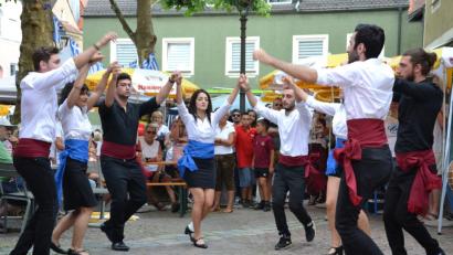 Bild: tk
Im vergangenen Jahr hatte noch der bayerisch-griechische Freundschaftsverein den Amberger Viehmarkt in eine Agora verwandelt. Heuer erwarten Pullde-Pork-Burger und eine Bullenreit-Maschine die Besucher.