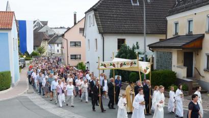 Bild: ü
Fronleichnamsprozession in Kirchenthumbach.
