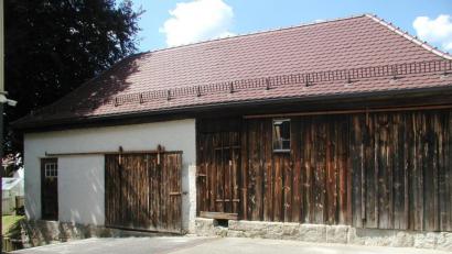 Bild: ld
Dieses ehemalige Lehrergarage am Schulhaus könnte künftig gute Dienste leisten. Im Rahmen der Städtebauförderung soll es saniert werden.