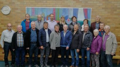Bild: dl
Die ehemaligen Bediensteten der „Pfalzgraf-Johann-Kaserne“ besuchten die Naab-Werkstätten, hier mit Geschäftsführer Max Lippert und Organisator Wolfgang Stengel (von links).
