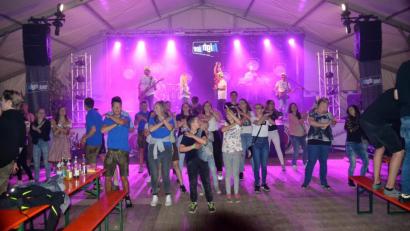Bild: fz
Bei der Band "Highline" ist Partysstimmung garantiert.