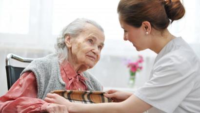 Bild: Alexander Raths/123RF
Die Zahl der sozialversicherungspflichtig Beschäftigten in Pflegeberufen hat sich im Landkreis zwar etwas erhöht, allerdings befanden sich darunter nicht einmal 310 Männer.