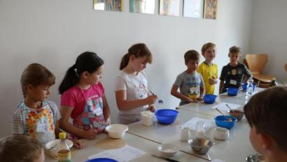 Bild: stn
Auch heuer dürfen die Kinder im Ferienprogramm wieder ihre eigene Pizza herstellen.