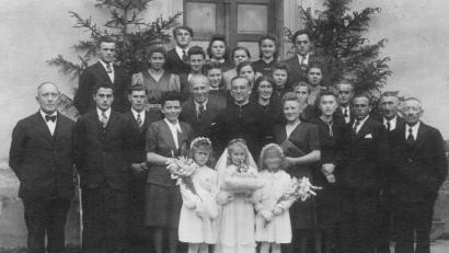 Repro: ü
Der Kirchenchor im Jahr 1951. Wenn der Bischof zur Firmung kam, lief das Ensemble zur Bestform auf.