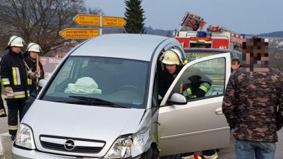 Bild: jak
Auf der Kreuzung bei Lennesrieth zwischen Albersrieth und Waldthurn sind am Mittwochabend zwei Autos zusammengestoßen. Beide Fahrzeuge wurden abgeschleppt.