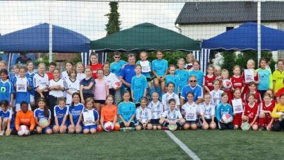 Bild: ü
Acht Mannschaften messen sich beim Mädchen-Soccerturnier des SC Kirchenthumbach.