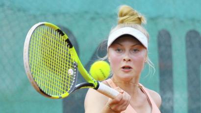 Bild: Hubert Ziegler
Zoe Ruppert vom TC Amberg am Schanzl belegte beim Conrad-Schanzl-Cup Platz drei in der U16.