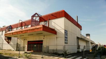 Bild: Hösamer
Seit 2013 steht das „Kaufland“ an der Industriestraße leer. Der Eigentümer hat nun einen Antrag für einen Supermarkt gestellt. 	Bild: Hösamer