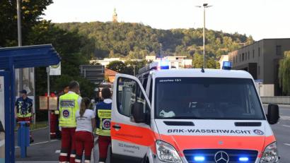 Bild: Petra Hartl
Die Suche nach einer vermissten Person erstreckte sich hauptsächlich auf einen Abschnitt der Vils bei der Kräuterwiese. Beteiligt war auch ein Großaufgebot der Wasserwacht und der DLRG.