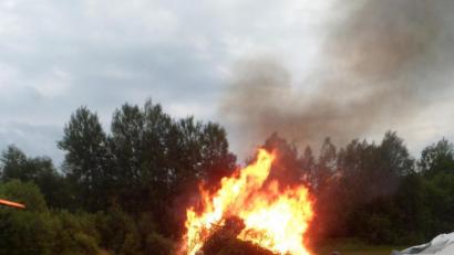 Bild: soj
Zahlreiche Zuschauer waren zum Abbrennen des Johannisfeuer zur Jungen Union gekommen.
