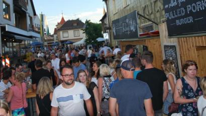 Archivbild: mab
Viele Gäste sind angesichts der sommerlichen Temperaturen beim Bürgerfest genauso wie vor zwei Jahren zu erwarten.