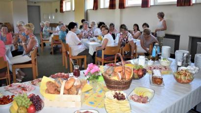 Bild: rgr
Der Katholische Frauenbund serviert den Gästen ein leckeres Frühstück.