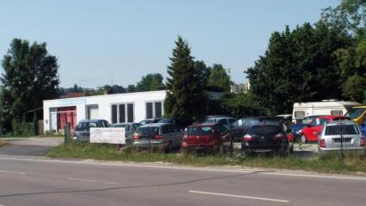 Bild: e
Das Areal der ehemaligen Tankstelle Ehrensberger am Ortseingang von Haselmühl.