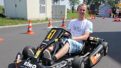 Bild: kro
Er hat gut lachen: Florian Ernstberger war der Tagesschnellste beim ADAC-270er-Slalom des AC Waldershof.