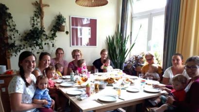 Bild: fvo
Kinder an die Töpfe - Teilnehmer des Eltern-Kind Kurses