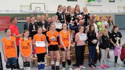 Bild: bhi
Siegerehrung des U-14-Turniers mit den beiden erfolgreichen Teams der VG Sulzbach-Rosenberg.