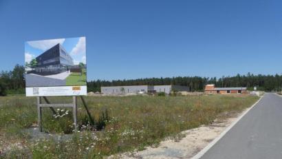 Bild: rn
Das neue Lippert-Werk soll im Endausbau rund 1000 Beschäftigte haben. Auch die Erweiterungsflächen der Stadt sind nach Aussage von FW-Fraktionssprecher Karl Lorenz "fast schon wieder voll belegt". Als Folge sieht er eine "enorm verschlechterte Verkehrssituation" an der Richter-Kreuzung voraus, der es zu begegnen gelte.
