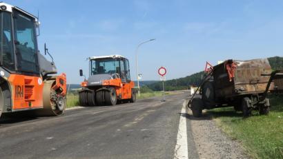 Bild: Köppl
Voraussichtlich ab dem 5. Juli ist die Staatsstraße zwischen Altendorf (im Bild das Ausbauende am Ortseingang von Altendorf) und Willhof wieder befahrbar.