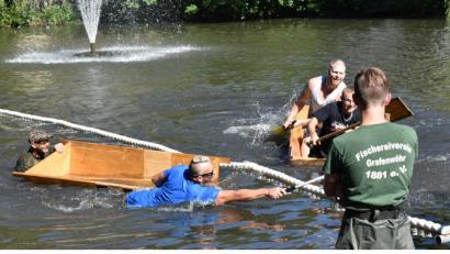 Bild: rgr
Sautrogrennen des Fischereivereins auf dem Stadtweiher