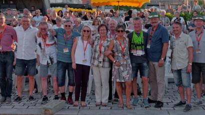 Bild: tr
Ein Teil der Helfer, die das "cooltour"-Sommermärchen 2019 in Tirschenreuth mit ihrem ehrenamtlichen Engagement möglich gemacht haben.