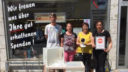 Bild: jzk
Gut erhaltene Spenden nehmen Grazyna Niewelt, Regina Knörrer, Traudl Panzer und Emanuel Menzel (von rechts) vom AWO-Laden gerne an. Bei Elektrogeräten und großen Möbeln müssen sie aber Nein sagen.