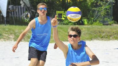 Bild: Ziegler
Johannes Helm (vorne) vom VC Amberg spielte mit Fabian Schwab vom ASV Regenstauf.