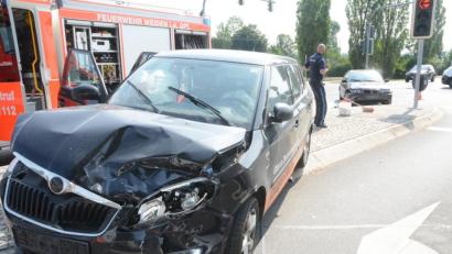 Bild: Gabi Schönberger
Eine Person wurde bei einem Verkehrsunfall an der "Schirmitzer Kreuzung" am Montagvormittag verletzt.