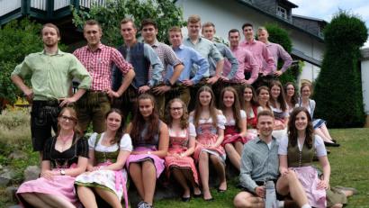 Bild: u
Die Kirwapaare der Ortschaft Weiher.