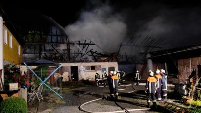 Archivbild: le
Die Brandursache für das Feuer in einer Scheune mit Stall am vergangenen Freitag in Gösen (Gemeinde Floß) ist nachwievor ungeklärt.