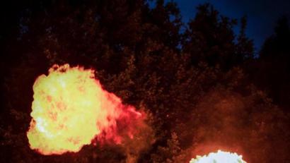 Bild: exb
Das Pächterehepaar Kremp lädt am Samstag, 13. Juli, zum Sommerfest am Erlenweiher. Am Nachmittag gibt es ein Sautrogrennen, später verwandelt sich die Liegewiese des Badeweihers zu einem Mittelalterdorf. Höhepunkt wird die Feuershow bei Einbruch der Dunkelheit.