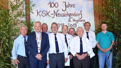 Bild: ü
Ehrungen bei der Krieger- und Soldatenkameradschaft Neuzirkendorf: Im Bild (von links) Richard Hoffmann, Bürgermeister Jürgen Kürzinger, Alfons Betzl, Willi Lehner, Hermann Linhardt, Georg Lehner, Josef Wagner, Manfred Schwindl und Matthias Friedl.