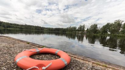 Bild: dtr
Am Großen Weiher bei Plößberg kam es am Mittwochnachmittag zu einem tödlichen Badeunfall.