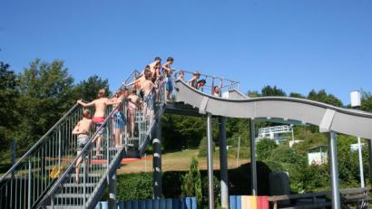 Bild: ela
Bereits 2012 und 2013 schlug die UPW die Zelte im Freibad Pleystein auf. Badespaß für die Kinder stand schon damals ganz oben auf dem Programm.