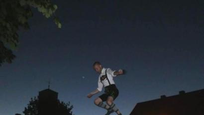 Bild: sne
Die Schenkelzinterer begeisterten die 300 Gäste auf dem Bürgerfest mit ihrer Show.