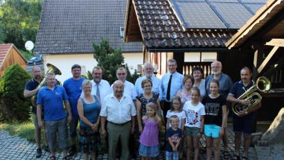 Bild: pko
Im Kreise zahlreicher Gratulanten feierte Hans Mehltretter seinen 75. Geburtstag.