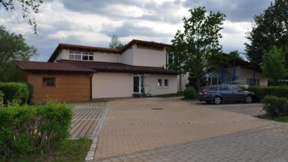 Bild: ak
1 140 020 Euro wird die Erweiterung des Kindergartens Birkenweg kosten. Die geänderte Planung bezüglich des Daches stößt im Gemeinderat auf Zustimmung.