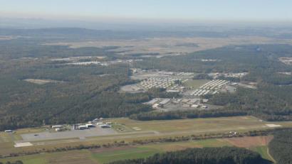 Bild: Michael Ascherl
Ein Luftbild des Flugplatzes des Truppenübungsplatz Grafenwöhr.