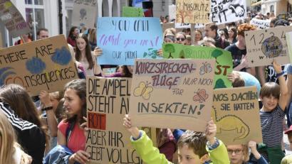 Bild: Petra Hartl
Demonstranten auf einer der "Fridays for Future"-Demos in Amberg.