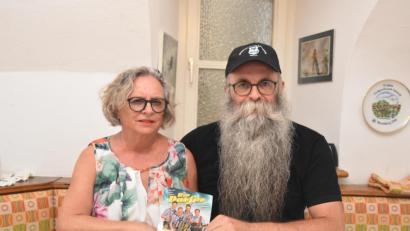 Bild: Andreas Royer
Elisabeth und Wilhelm Preuß wollen mit der österreichischen Showband „Die Dorfer“ am 9. August im Festzelt in Rieden einen unvergesslichen Musikabend organisieren.