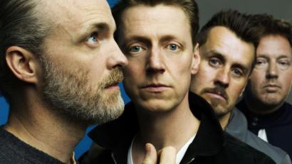 Bild: Pat Pope
Um den 20. Jahrestag ihres Durchbruchs zu feiern, veröffentlichen Travis in diesem Sommer gleich zwei Jubiläums-Alben.