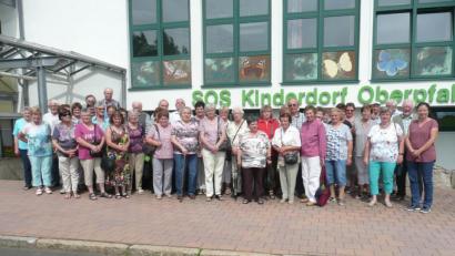 Bild: amö
Ins SOS-Kinderdorf Oberpfalz nach Immenreuth führte die Senioren der Pfarreiengemeinschaft Winklarn-Thanstein ihr Ausflug.
