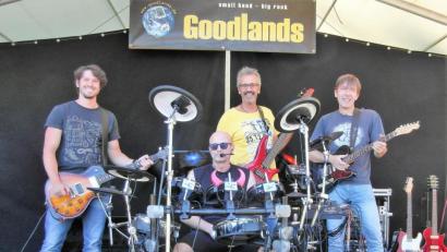 Bild: hl
Wer nach dem Schloßberglauf noch nicht völlig ausgepowert ist, kann nach der After-Run-Party mit der Band „Goodlands“ abrocken.