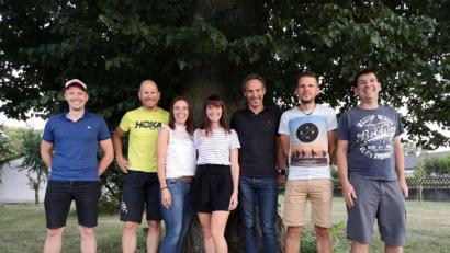 Bild: exb
Ein engagiertes Team leitet die TSV-Abteilung Leichtathletik. Im Bild von links TSV-Hauptvorstand Manuel Jungwirth, Sportwart und Internetbetreuer Thomas Hölzl, Kassenwartin Sarah Bauer, Kassenprüferin Sandra Wagner, Abteilungsleiter Matthias Hammer, zweiter Abteilungsleiter Benedict Schlögl, ehemaliger Abteilungsleiter, beziehungsweise neuer Kassenprüfer Thomas Klinger. Nicht auf dem Foto: Josef Zeitler.