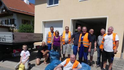 Bild: rn
Pause muss sein: Die eifrigen Sammler treffen sich am Kolpingheim, um sich kurz zu erholen.