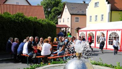 Bild: JOCHEN NEUMANN 
ERBENDORF
Brunnenfest der Siedlergemeinschaft