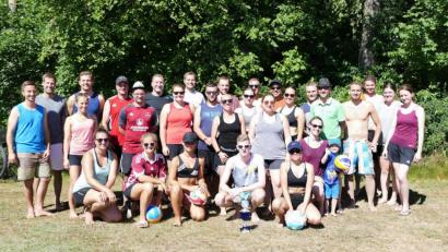 Bild: bk
Die Volleyballer machen nicht nur auf dem Foto eine gute Figur. Auch bei den Spielen lieferten sie sich spannende Duelle.