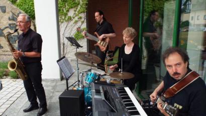 Bild: e
Die Band Blue Note Projekt mit Lothar Kiehl (links), Marc Hohl (Zweiter von links), Antje Storch und Florian Klein (rechts).